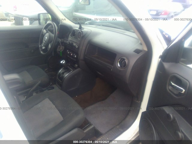 Photo 4 VIN: 1C4NJPBA8DD260307 - JEEP PATRIOT 