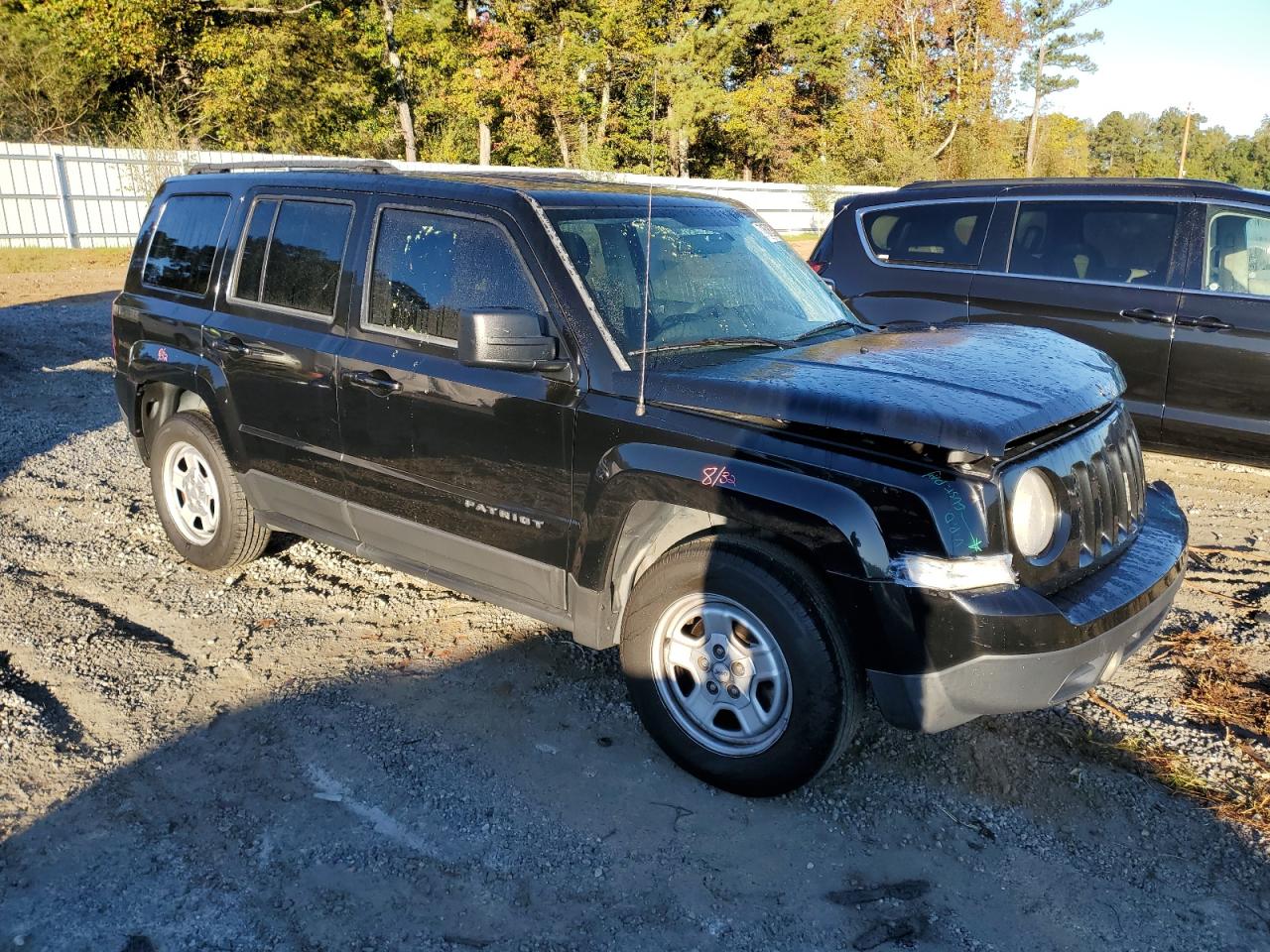 Photo 3 VIN: 1C4NJPBA8ED749677 - JEEP LIBERTY (PATRIOT) 