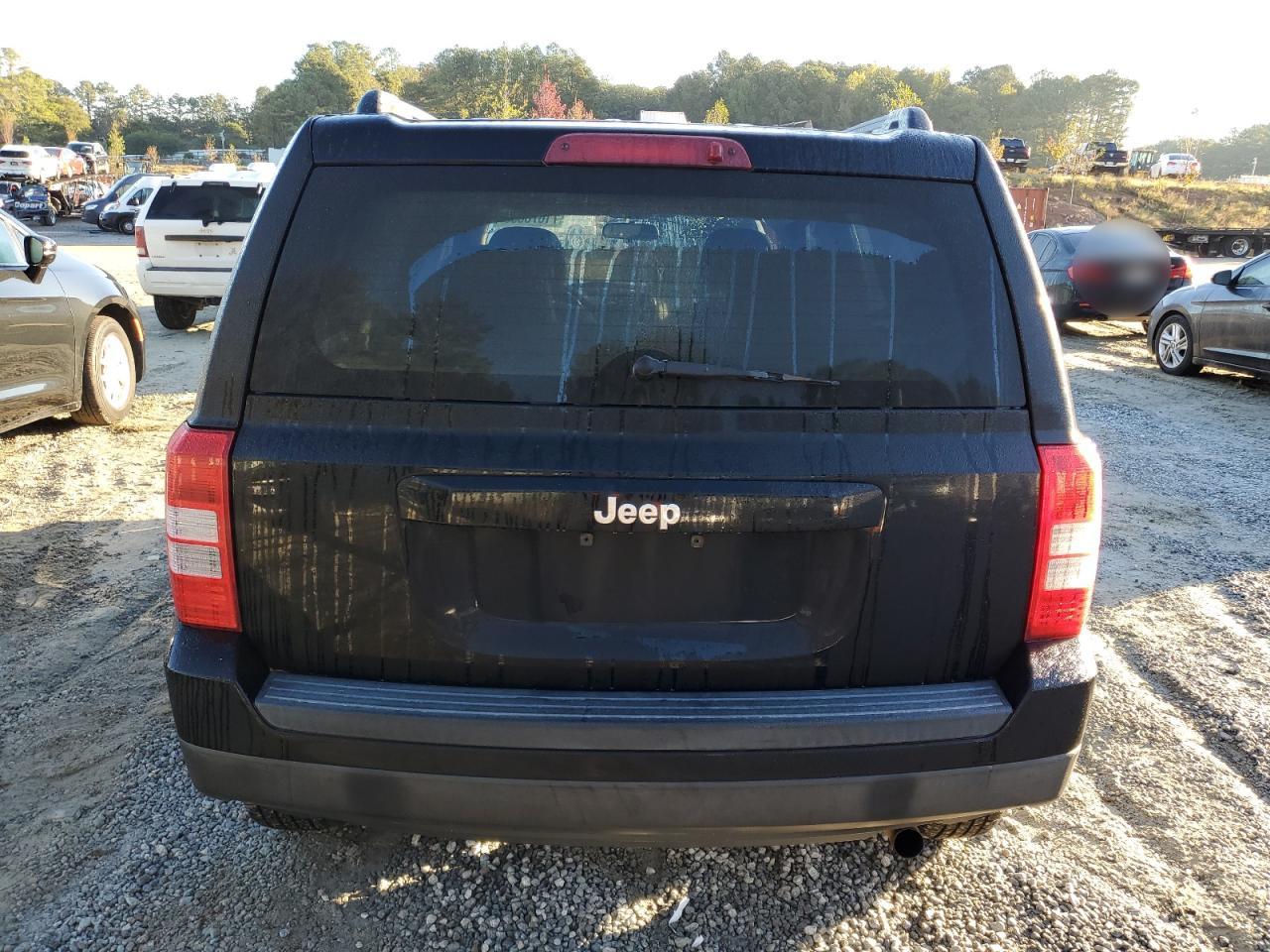 Photo 5 VIN: 1C4NJPBA8ED749677 - JEEP LIBERTY (PATRIOT) 