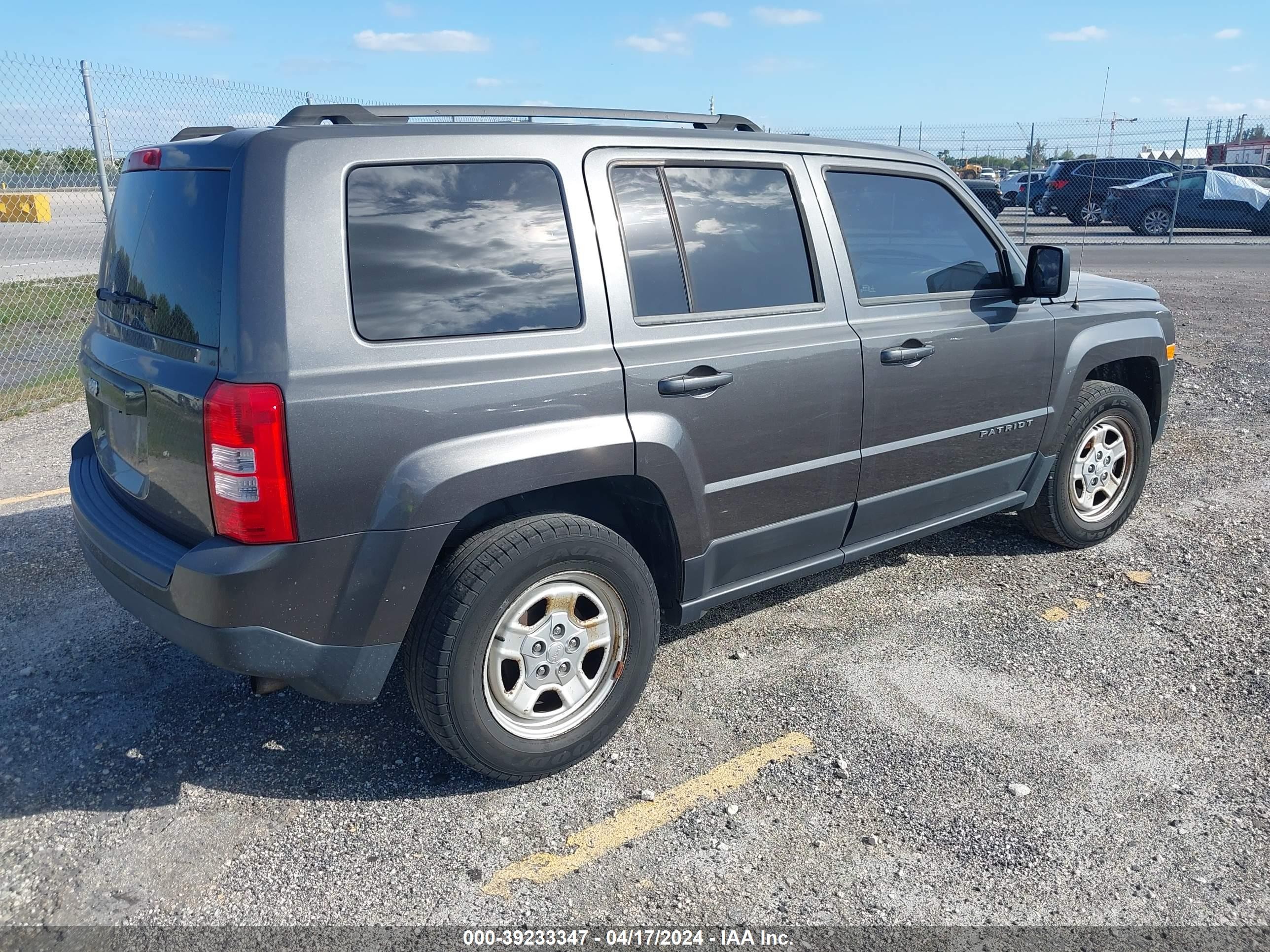 Photo 3 VIN: 1C4NJPBA8ED864330 - JEEP LIBERTY (PATRIOT) 