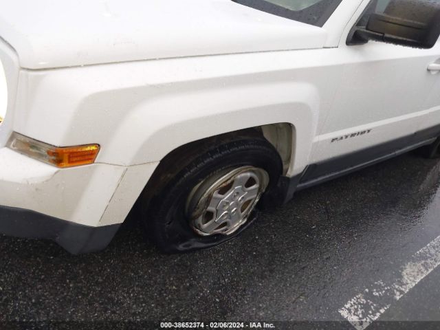 Photo 5 VIN: 1C4NJPBA8GD655740 - JEEP PATRIOT 