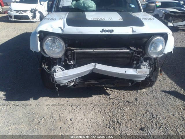 Photo 5 VIN: 1C4NJPBA8GD677947 - JEEP PATRIOT 