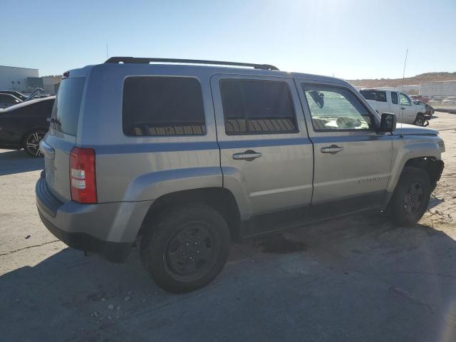 Photo 2 VIN: 1C4NJPBA8GD738438 - JEEP PATRIOT 