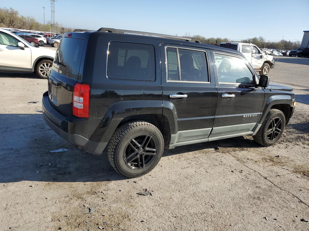 Photo 2 VIN: 1C4NJPBAXCD509110 - JEEP LIBERTY (PATRIOT) 