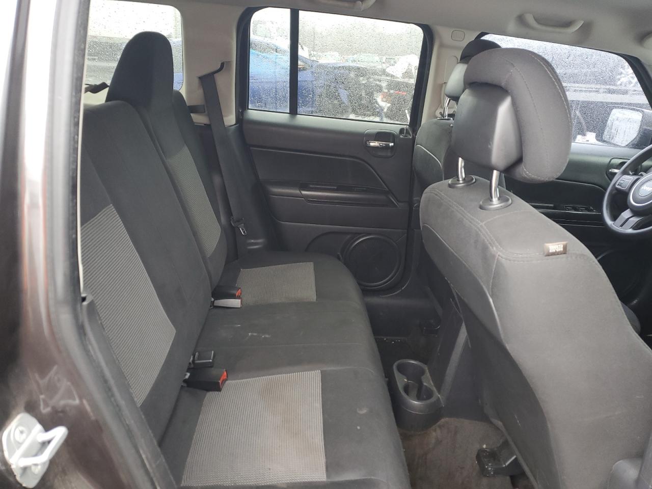 Photo 10 VIN: 1C4NJPBAXED804209 - JEEP LIBERTY (PATRIOT) 