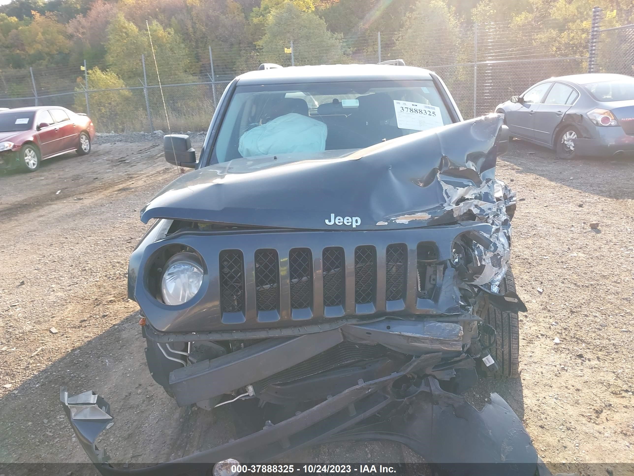 Photo 10 VIN: 1C4NJPBAXED856374 - JEEP LIBERTY (PATRIOT) 