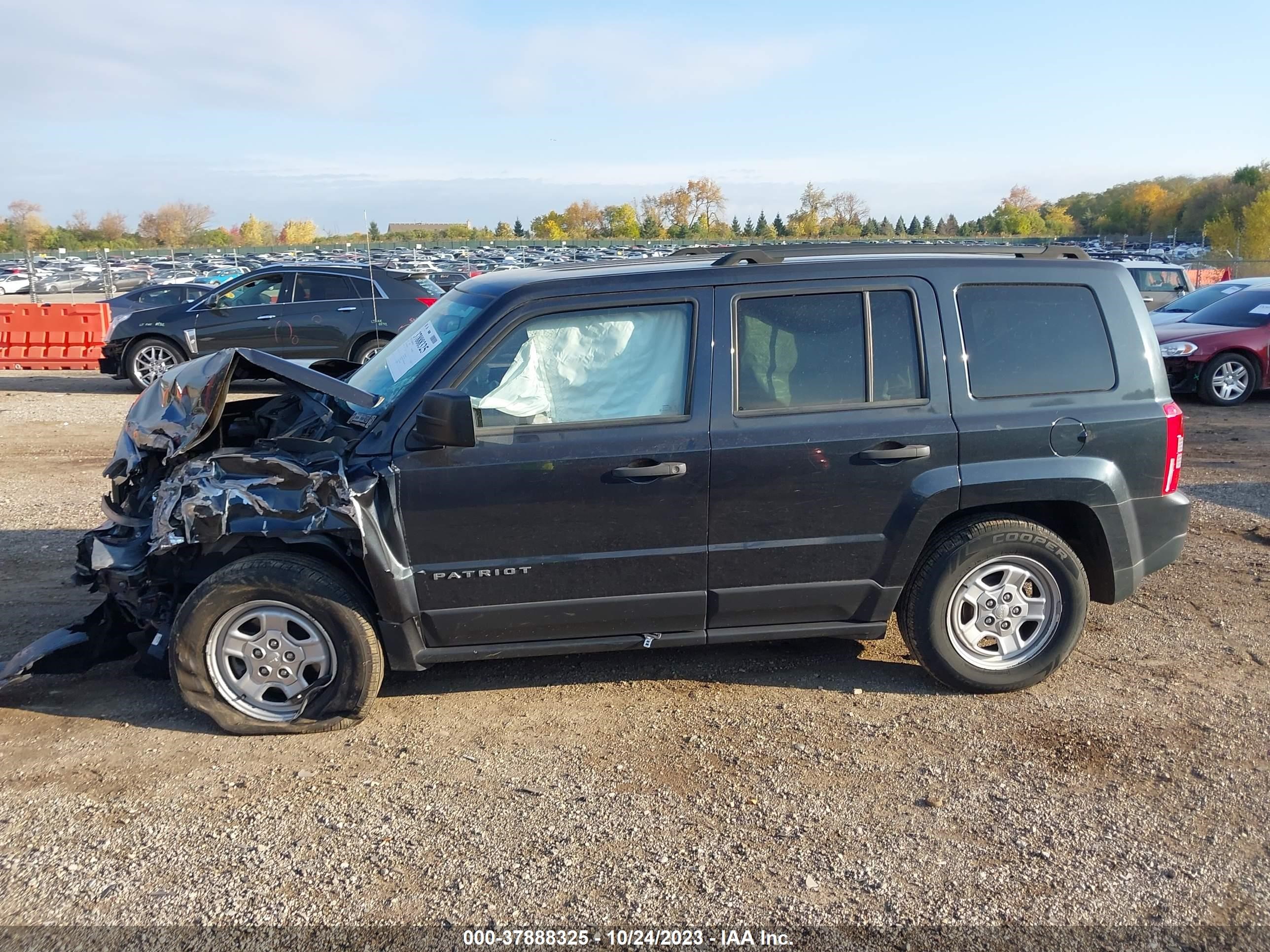 Photo 12 VIN: 1C4NJPBAXED856374 - JEEP LIBERTY (PATRIOT) 