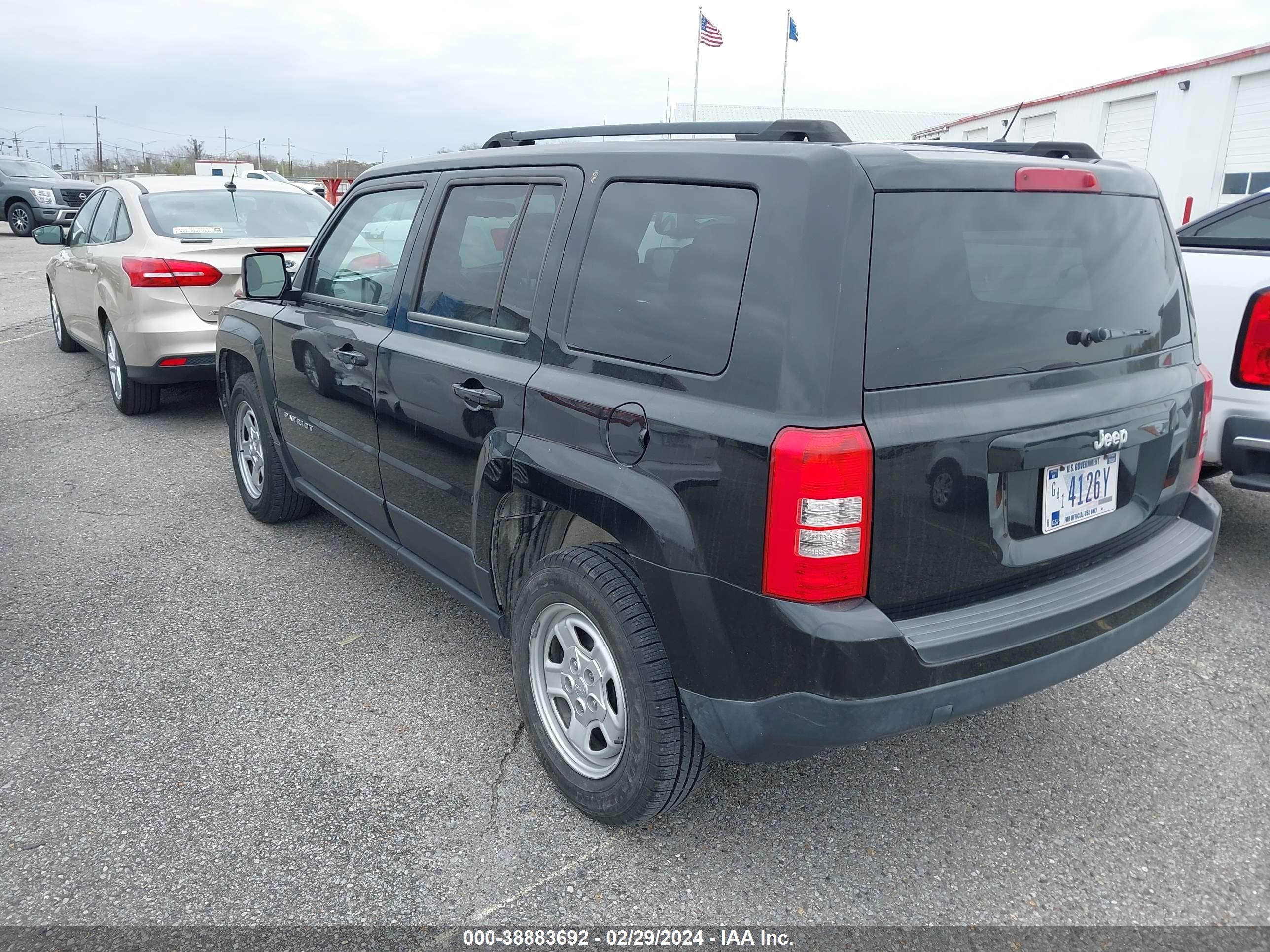 Photo 2 VIN: 1C4NJPBAXED925533 - JEEP LIBERTY (PATRIOT) 