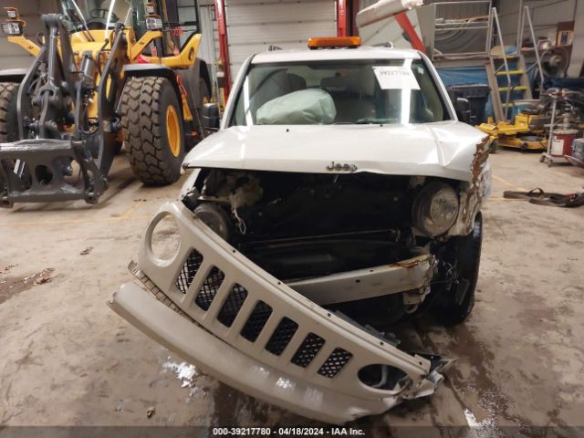 Photo 5 VIN: 1C4NJPBAXFD335737 - JEEP PATRIOT 