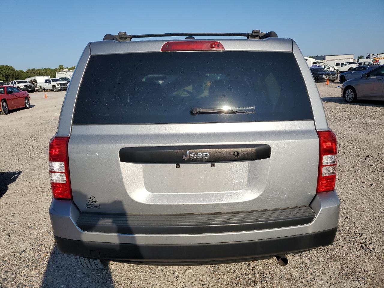 Photo 5 VIN: 1C4NJPBAXFD399485 - JEEP LIBERTY (PATRIOT) 