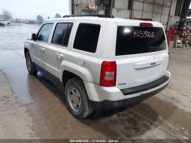 Photo 2 VIN: 1C4NJPBAXGD659952 - JEEP PATRIOT 