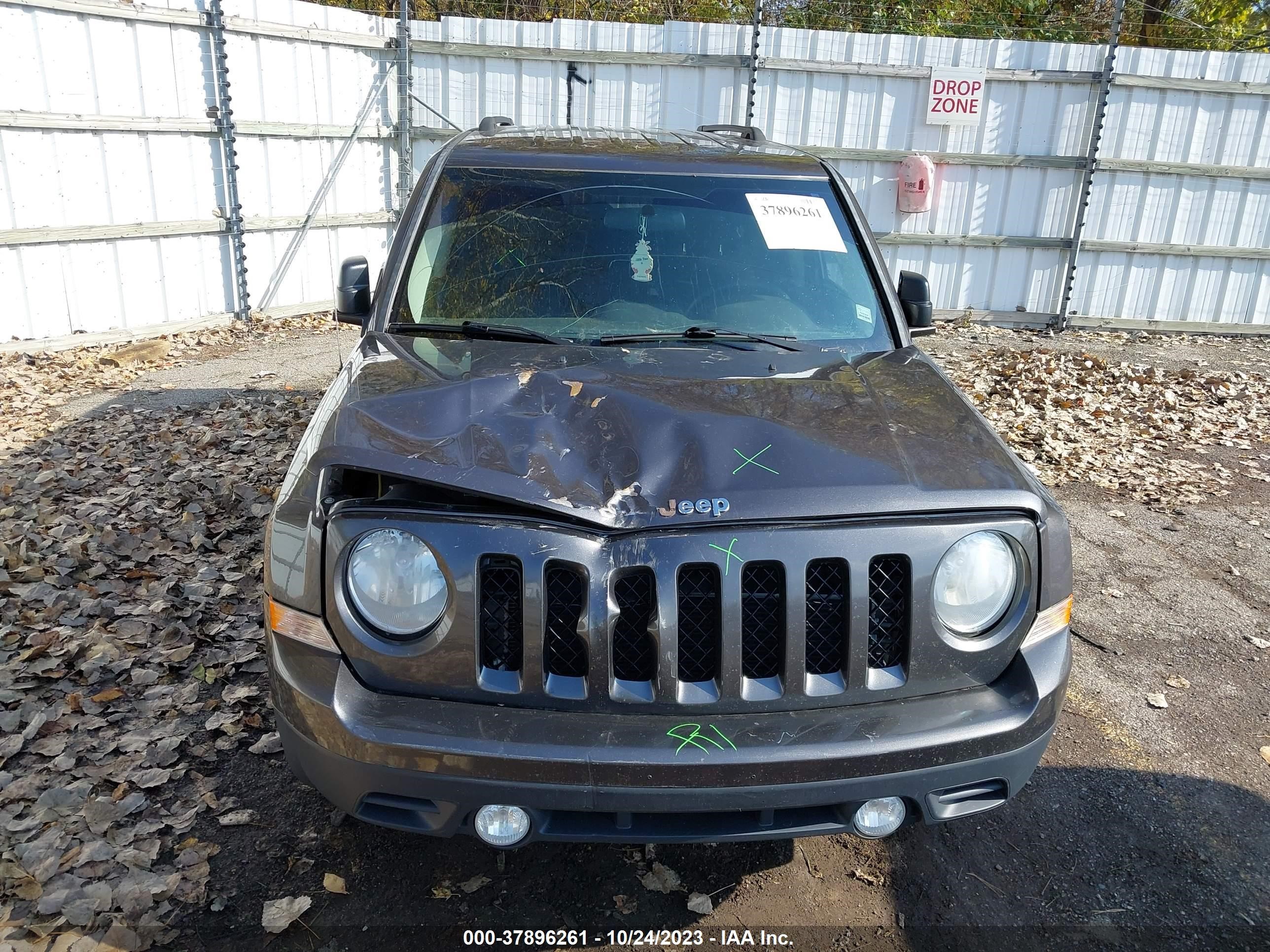 Photo 5 VIN: 1C4NJPBB0ED905252 - JEEP LIBERTY (PATRIOT) 