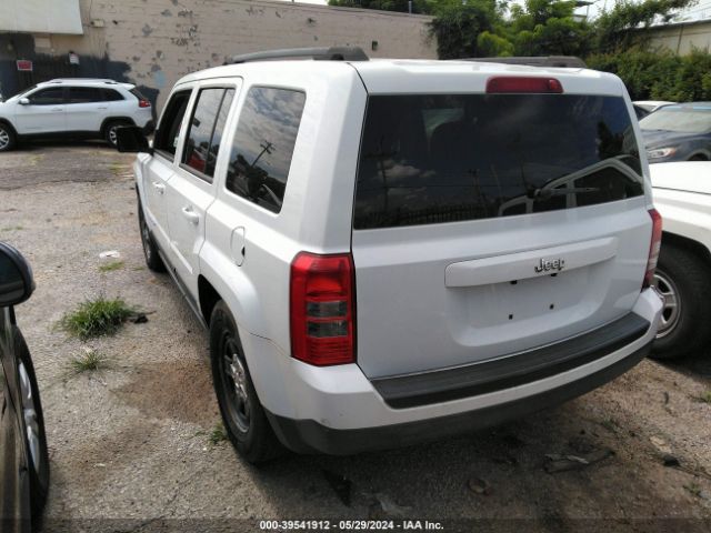 Photo 2 VIN: 1C4NJPBB0FD219326 - JEEP PATRIOT 