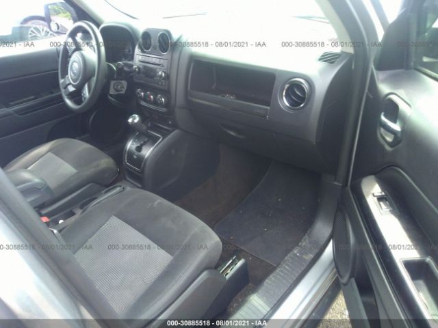 Photo 4 VIN: 1C4NJPBB0GD562543 - JEEP PATRIOT 