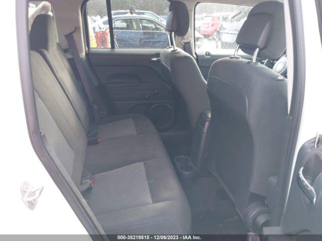 Photo 7 VIN: 1C4NJPBB0GD774696 - JEEP PATRIOT 