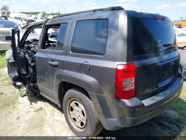 Photo 2 VIN: 1C4NJPBB1GD526067 - JEEP PATRIOT 