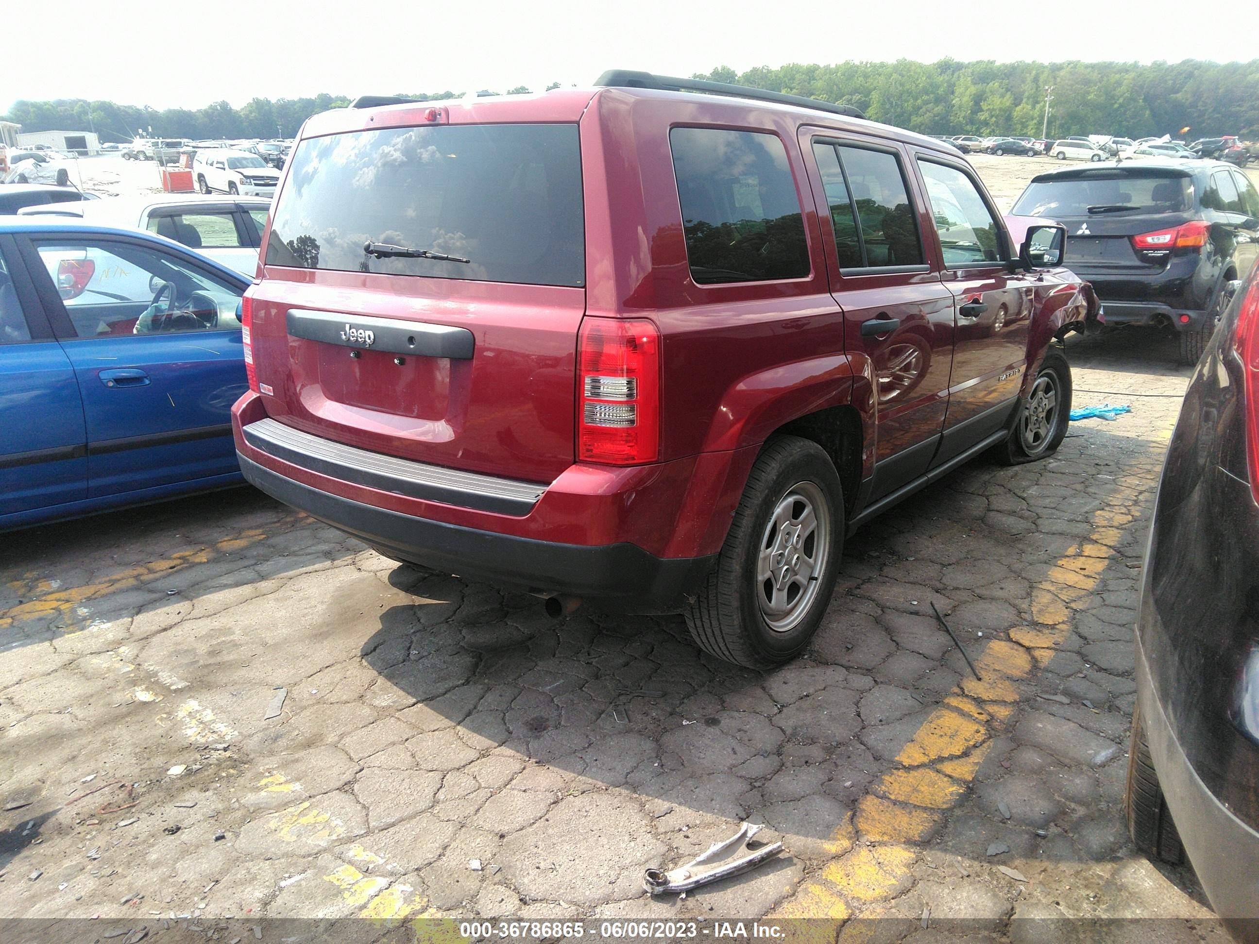 Photo 3 VIN: 1C4NJPBB1GD562664 - JEEP LIBERTY (PATRIOT) 