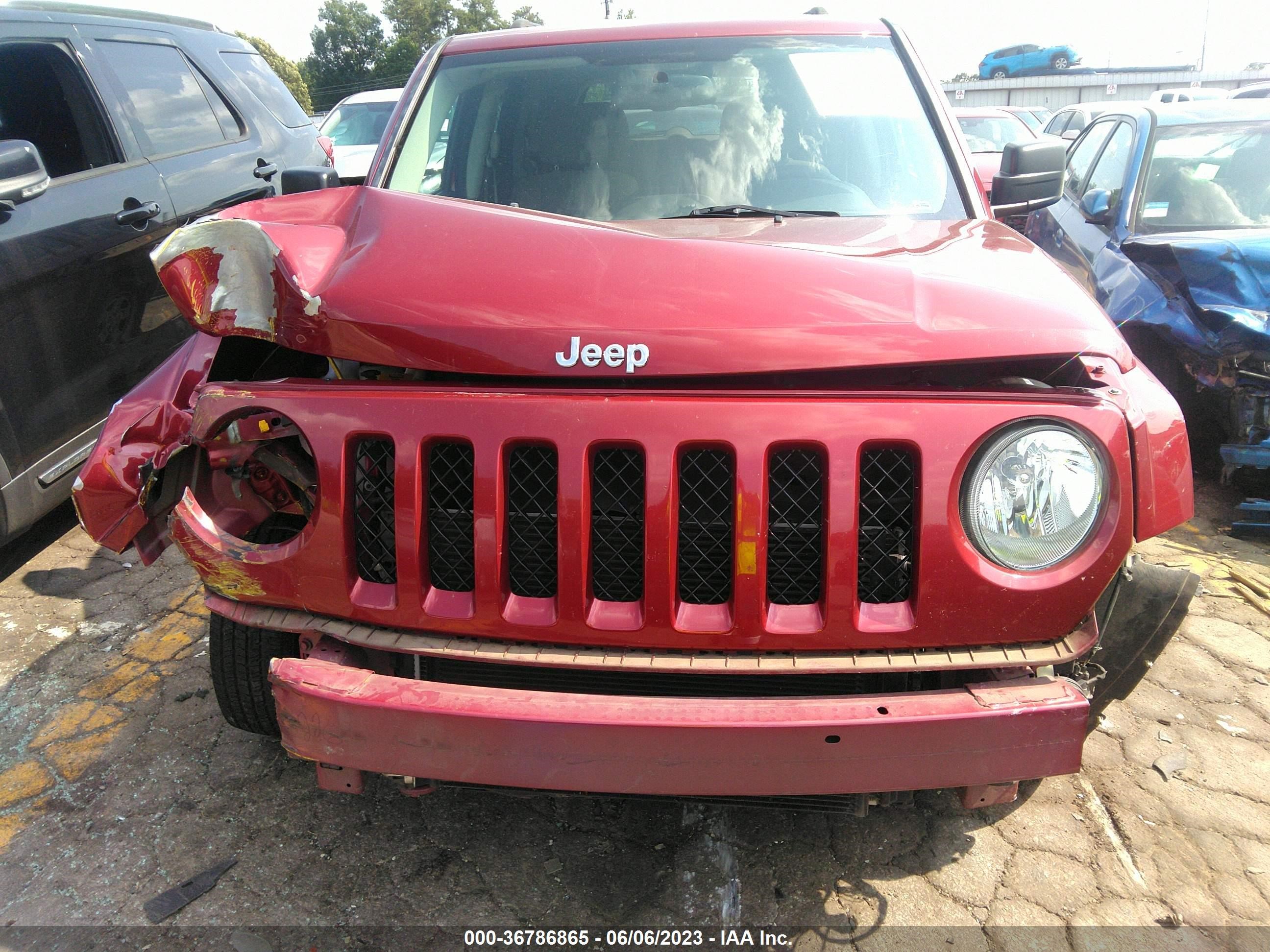 Photo 5 VIN: 1C4NJPBB1GD562664 - JEEP LIBERTY (PATRIOT) 