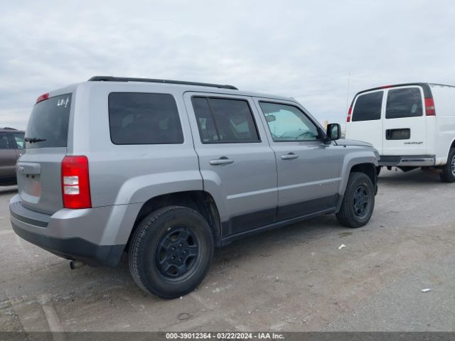 Photo 3 VIN: 1C4NJPBB2GB800792 - JEEP PATRIOT 