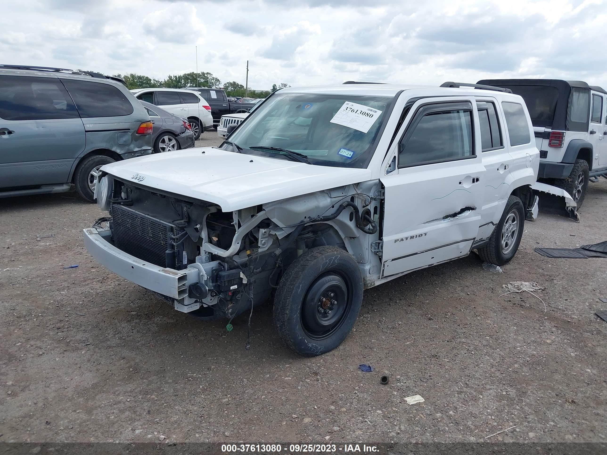 Photo 1 VIN: 1C4NJPBB2GD777518 - JEEP LIBERTY (PATRIOT) 