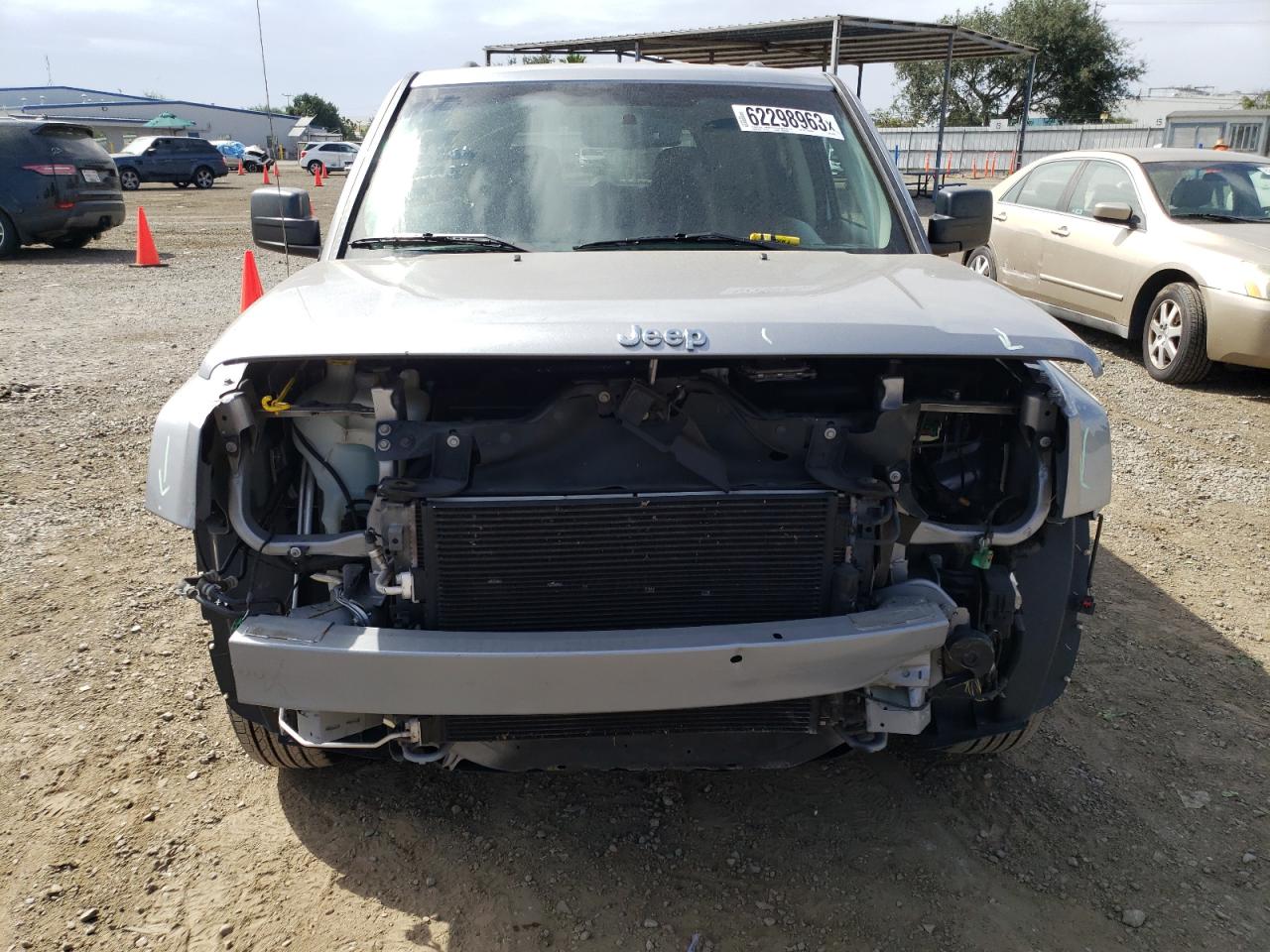 Photo 4 VIN: 1C4NJPBB2HD121353 - JEEP LIBERTY (PATRIOT) 