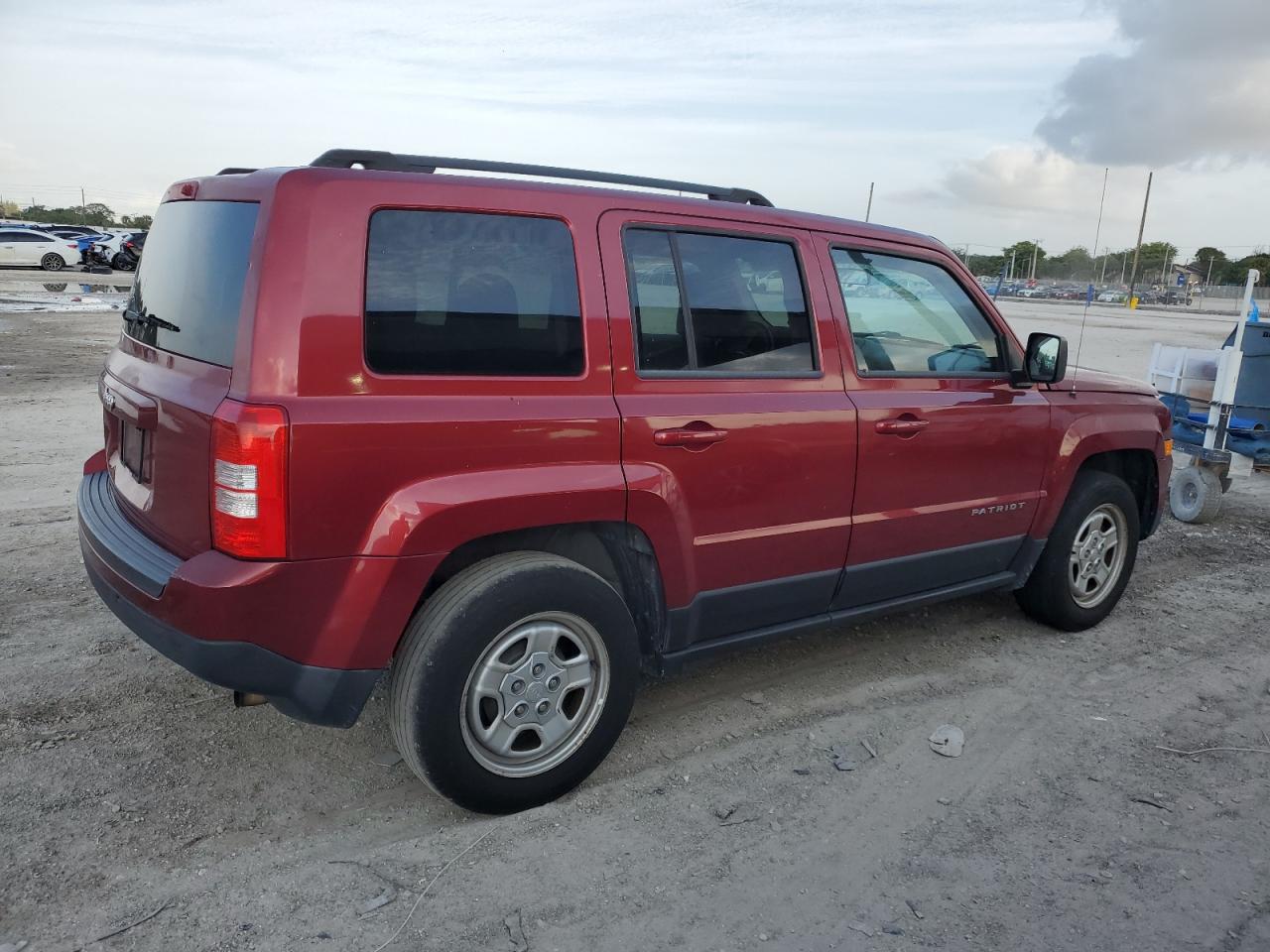 Photo 2 VIN: 1C4NJPBB3ED785317 - JEEP LIBERTY (PATRIOT) 