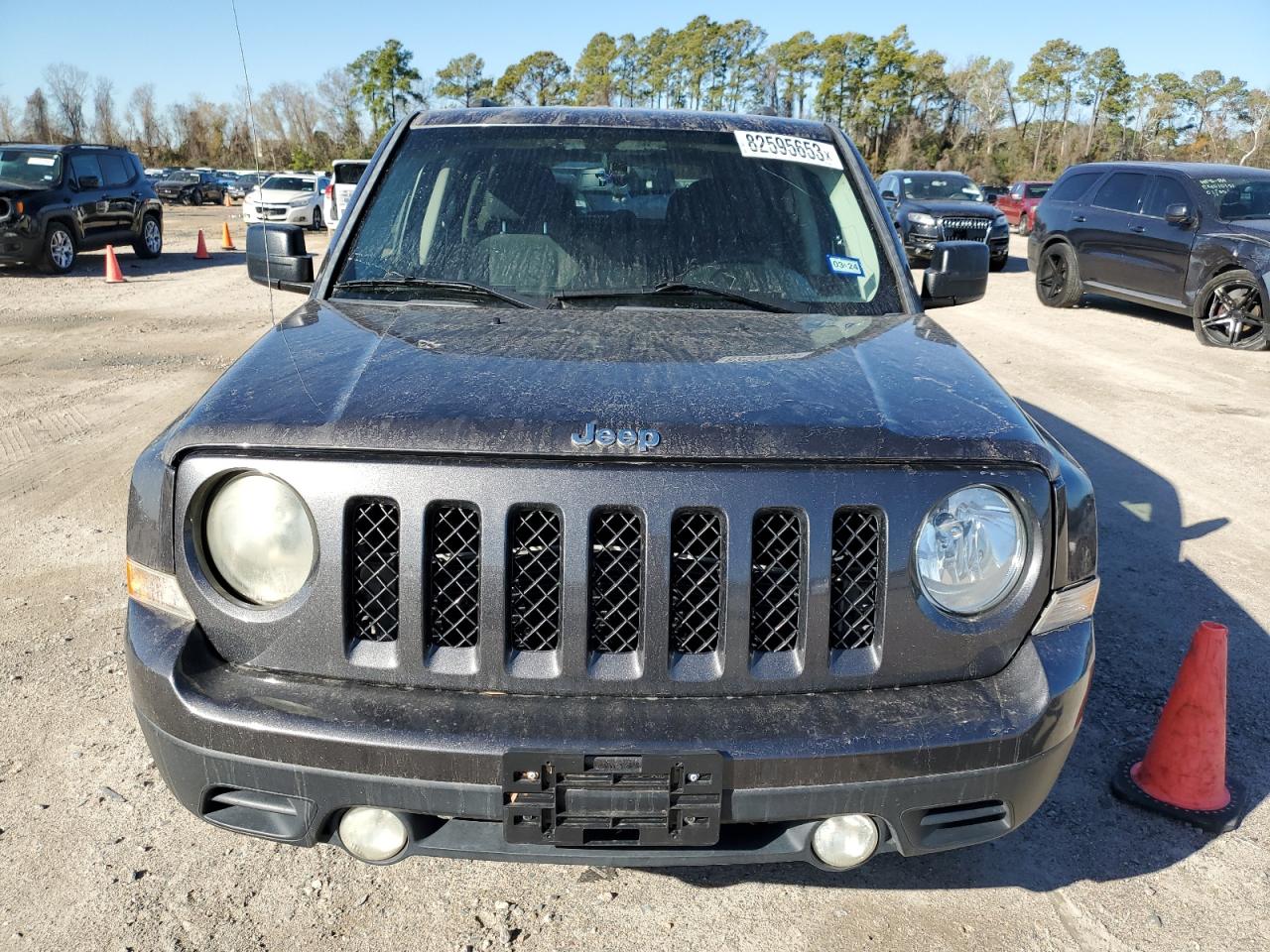 Photo 4 VIN: 1C4NJPBB3FD203802 - JEEP LIBERTY (PATRIOT) 