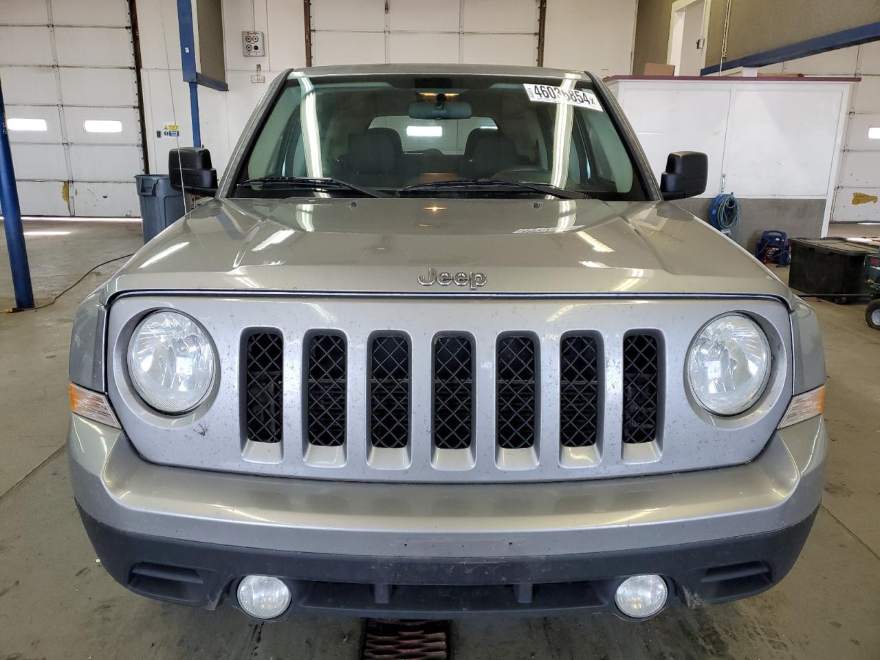 Photo 4 VIN: 1C4NJPBB3FD428009 - JEEP LIBERTY (PATRIOT) 