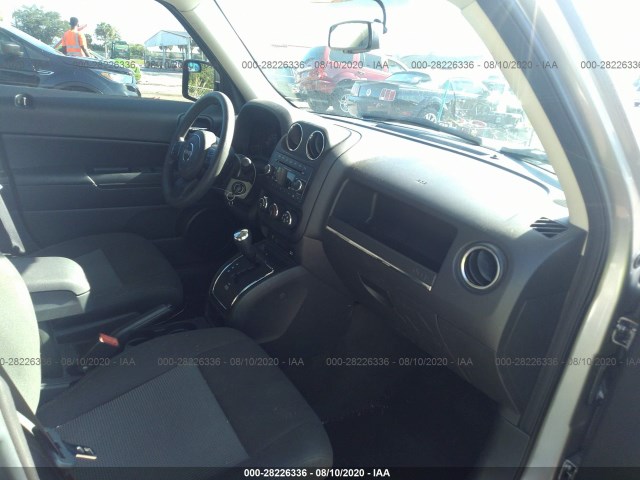 Photo 4 VIN: 1C4NJPBB3GD748299 - JEEP PATRIOT 