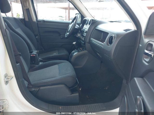 Photo 4 VIN: 1C4NJPBB3HD163241 - JEEP PATRIOT 