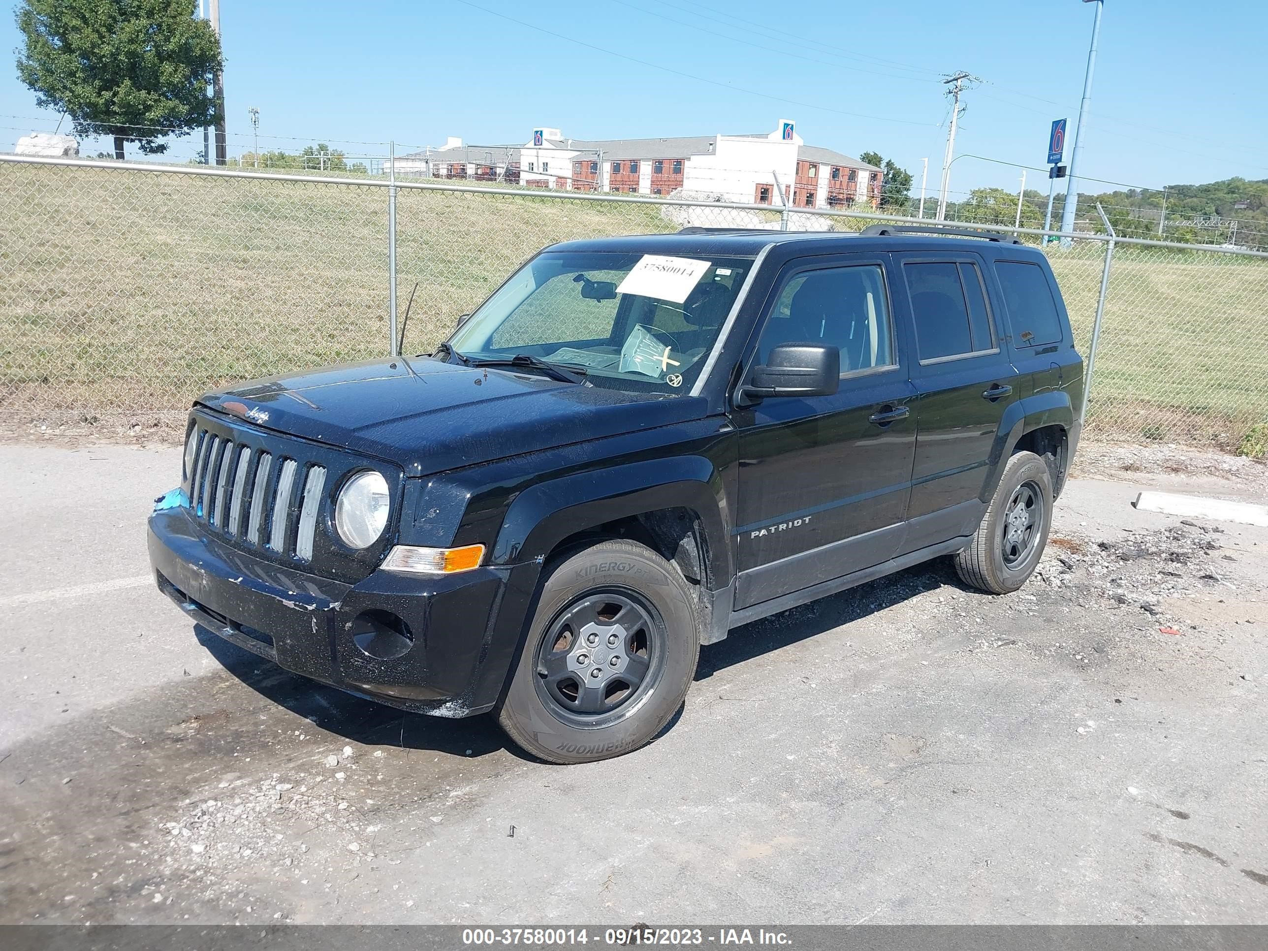 Photo 1 VIN: 1C4NJPBB4FD306081 - JEEP LIBERTY (PATRIOT) 