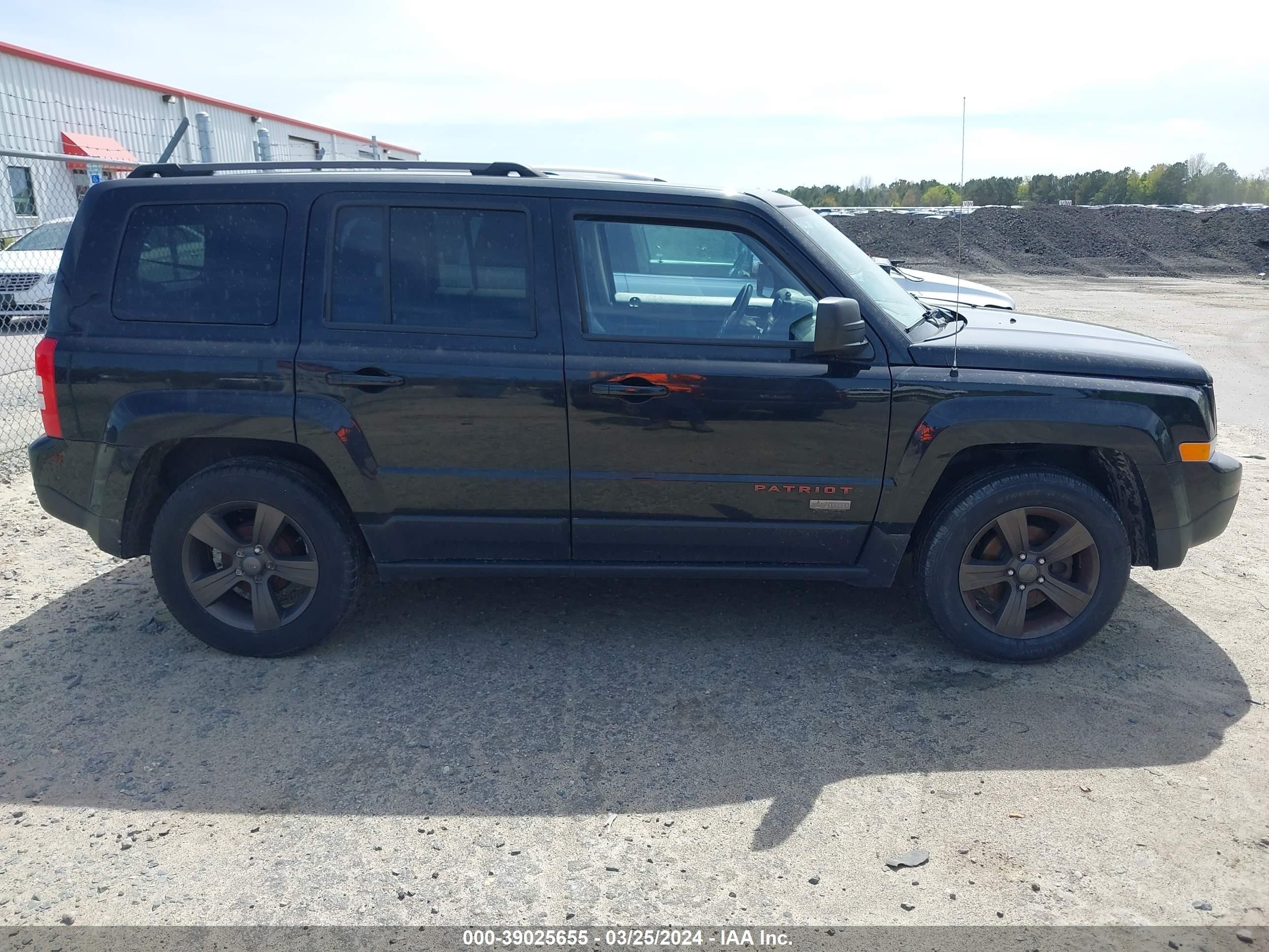 Photo 11 VIN: 1C4NJPBB4GD739272 - JEEP LIBERTY (PATRIOT) 