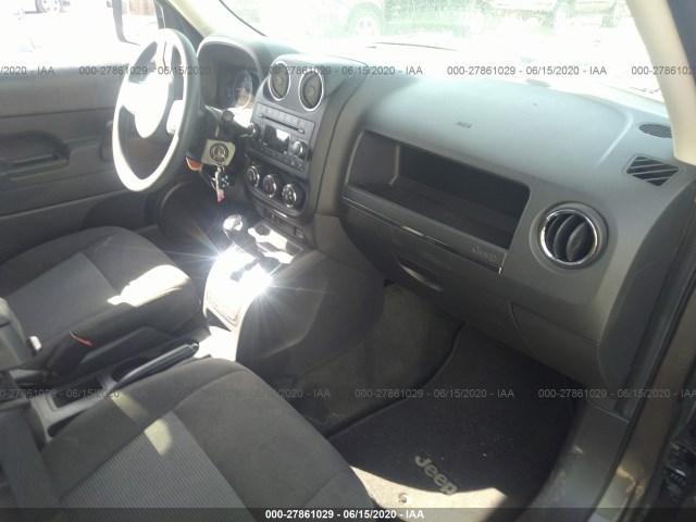 Photo 4 VIN: 1C4NJPBB4GD749171 - JEEP PATRIOT 