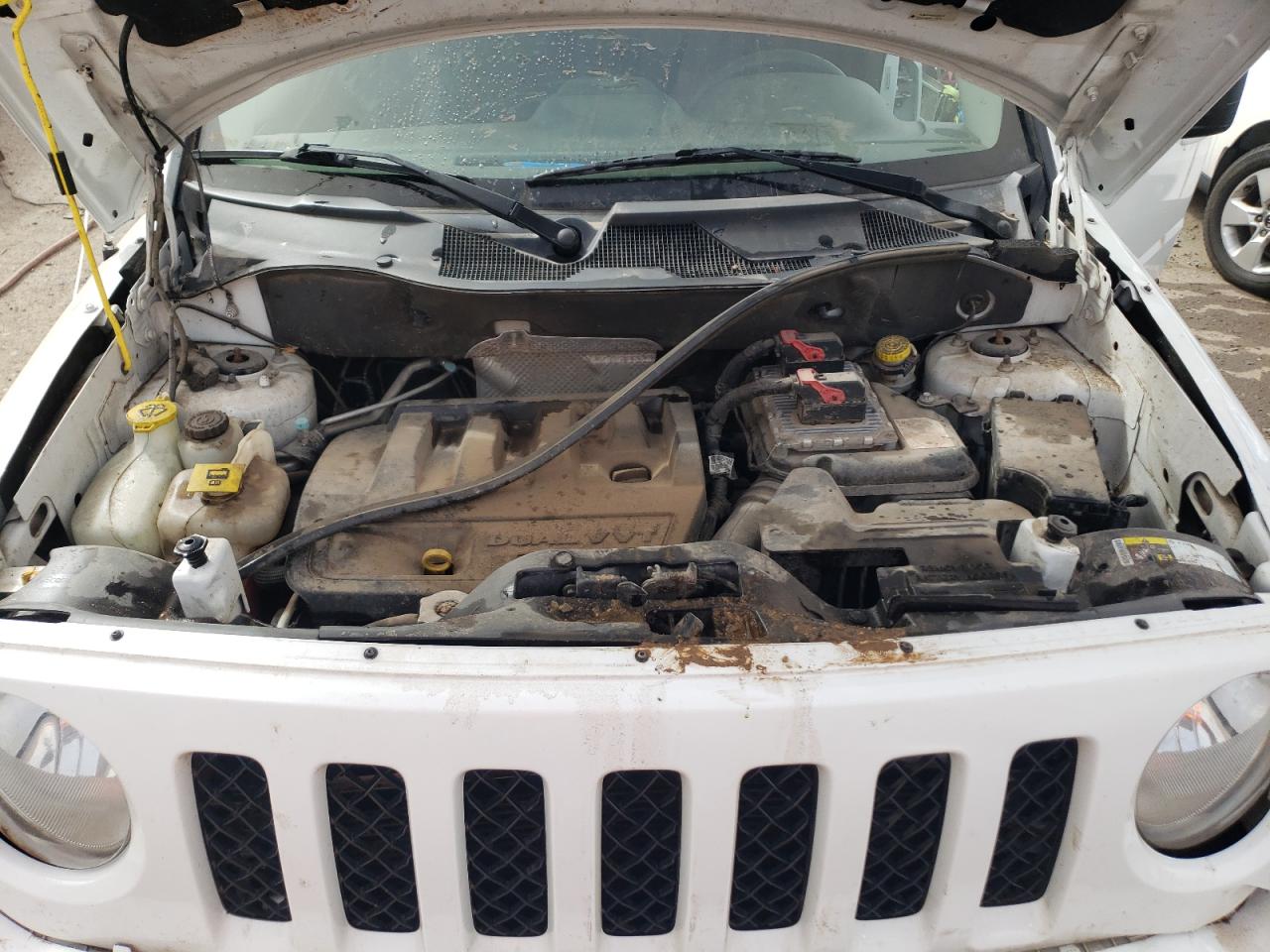 Photo 10 VIN: 1C4NJPBB5ED660707 - JEEP LIBERTY (PATRIOT) 