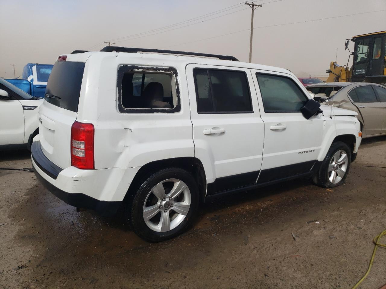 Photo 2 VIN: 1C4NJPBB5ED660707 - JEEP LIBERTY (PATRIOT) 