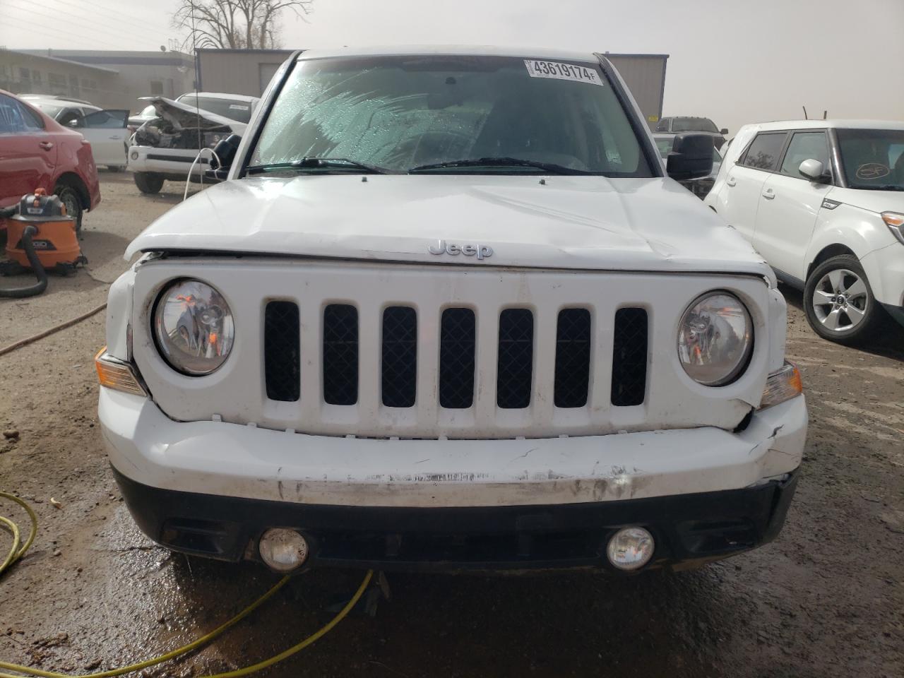 Photo 4 VIN: 1C4NJPBB5ED660707 - JEEP LIBERTY (PATRIOT) 