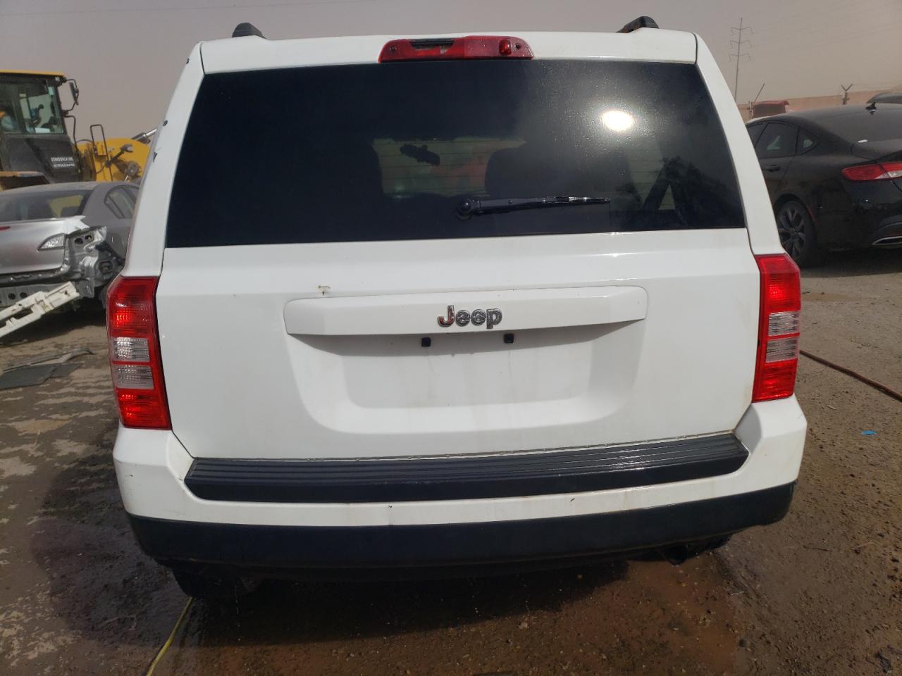 Photo 5 VIN: 1C4NJPBB5ED660707 - JEEP LIBERTY (PATRIOT) 