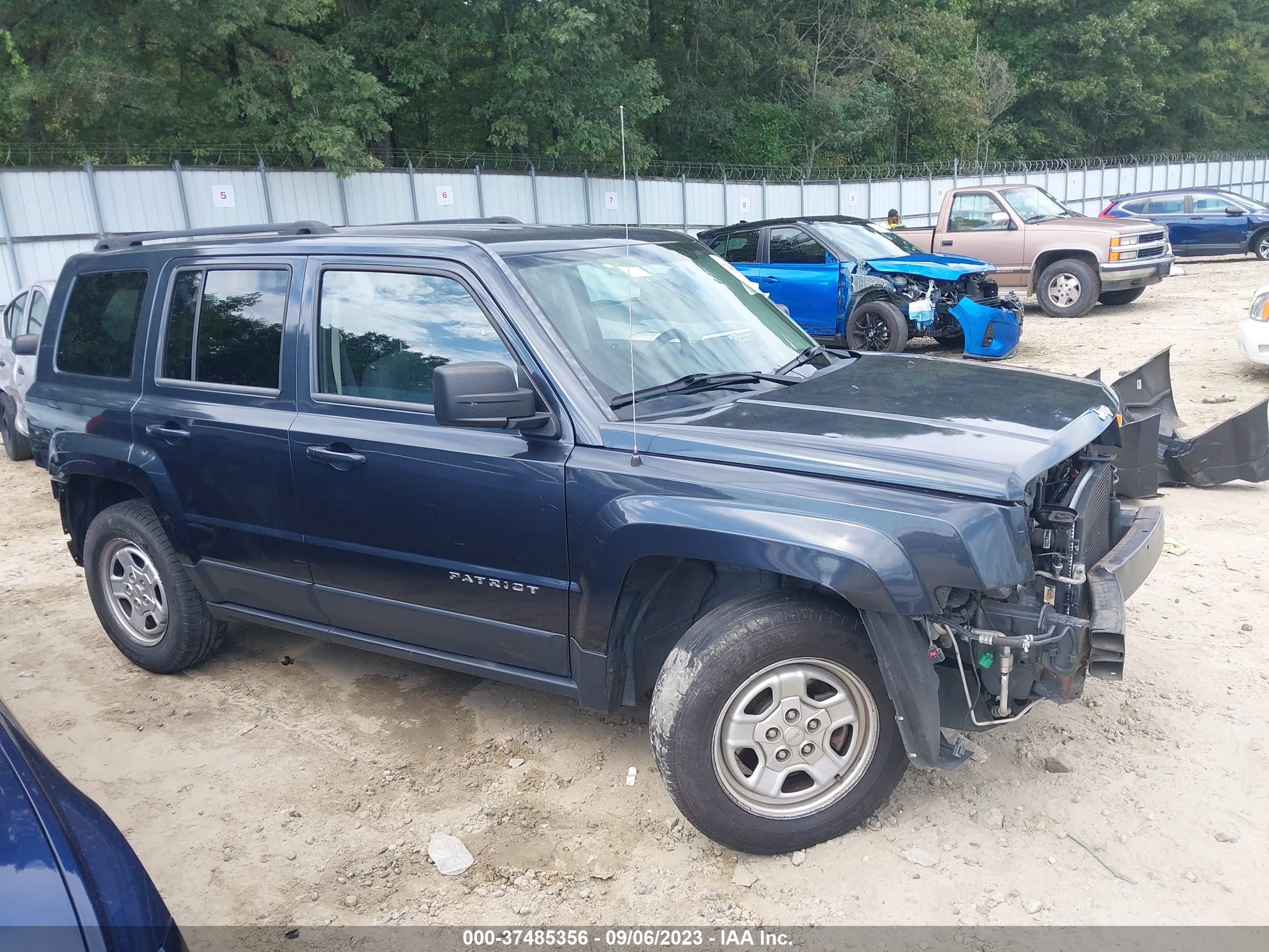 Photo 13 VIN: 1C4NJPBB5ED894071 - JEEP LIBERTY (PATRIOT) 