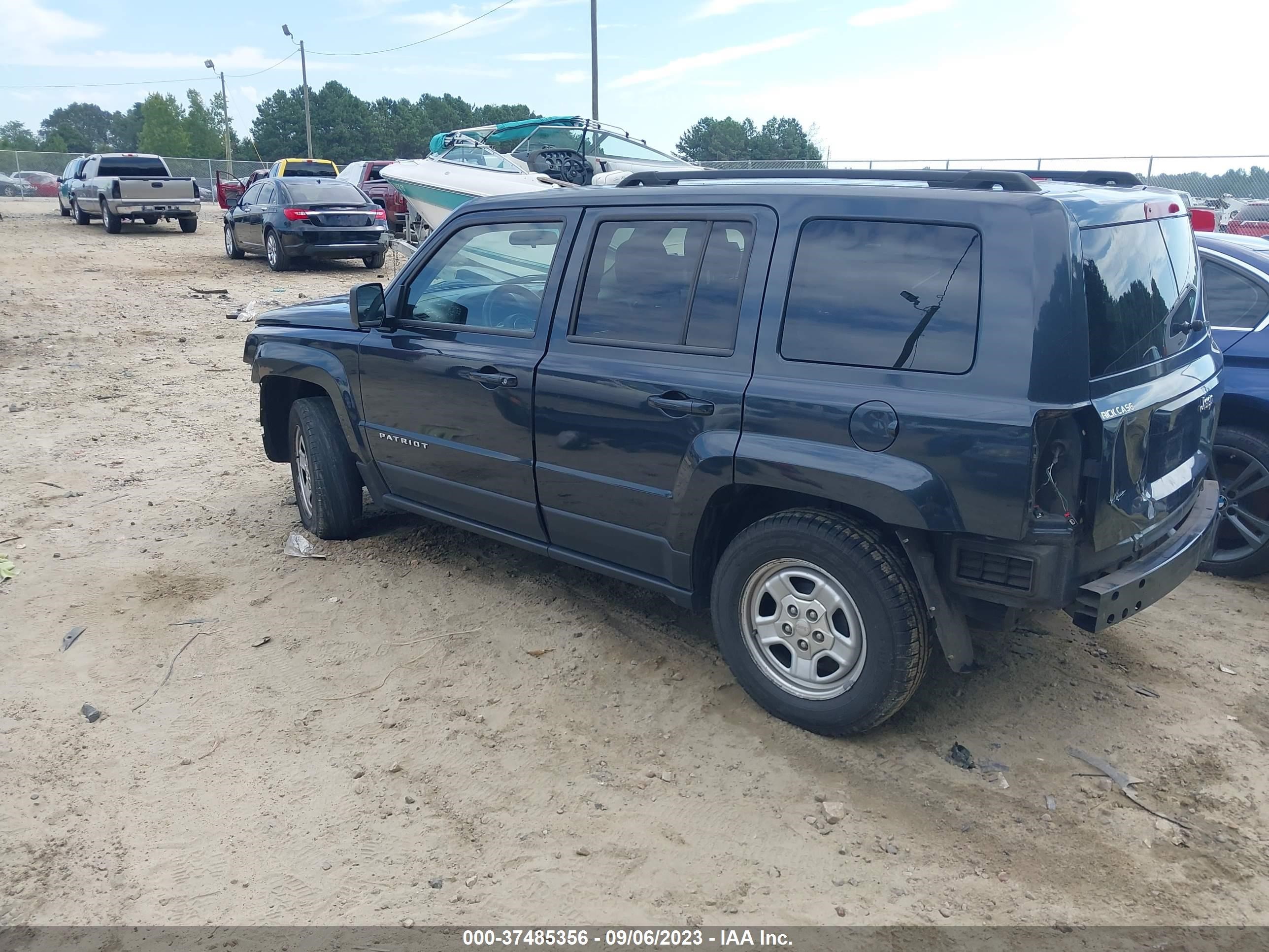 Photo 2 VIN: 1C4NJPBB5ED894071 - JEEP LIBERTY (PATRIOT) 