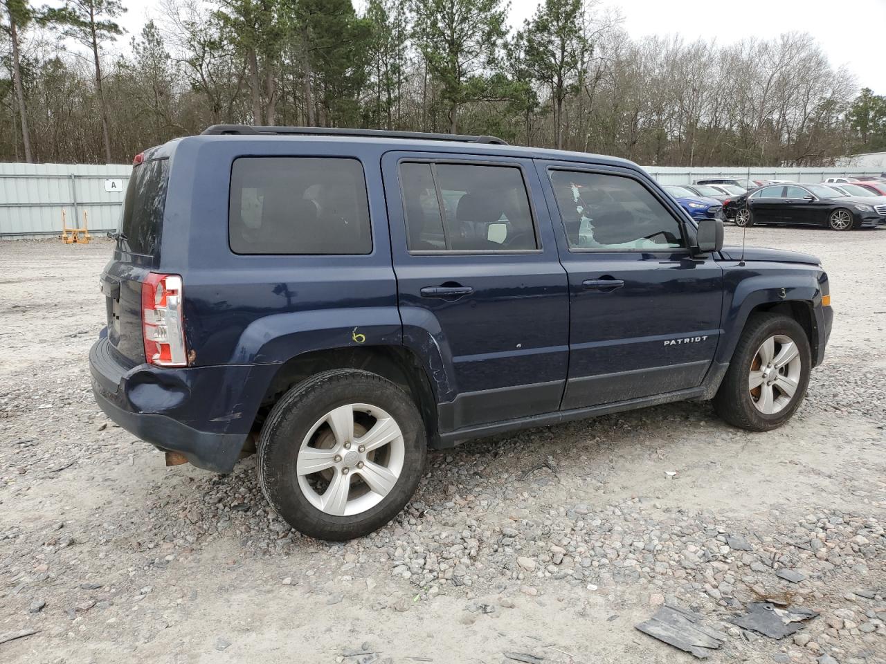 Photo 2 VIN: 1C4NJPBB5FD398589 - JEEP LIBERTY (PATRIOT) 