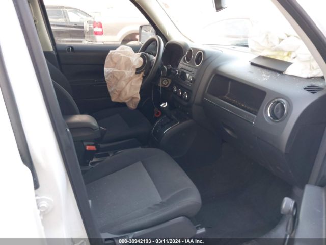 Photo 4 VIN: 1C4NJPBB5GD783491 - JEEP PATRIOT 