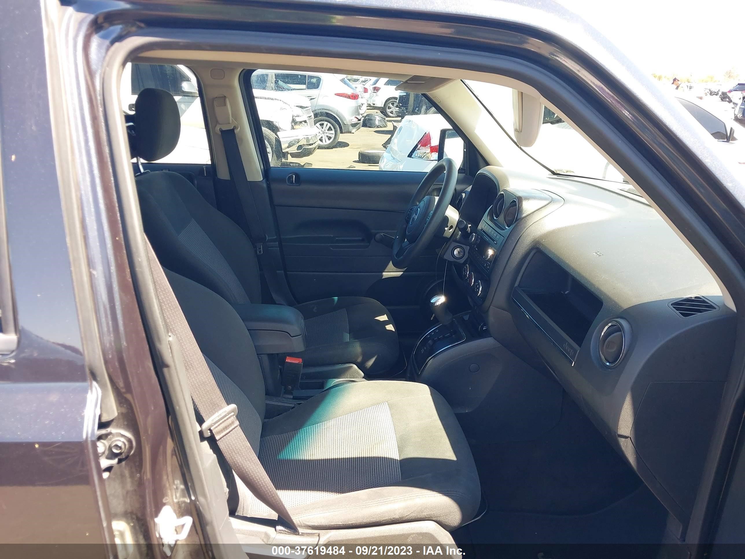 Photo 4 VIN: 1C4NJPBB6GD507241 - JEEP LIBERTY (PATRIOT) 