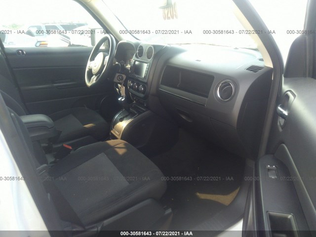 Photo 4 VIN: 1C4NJPBB6GD698157 - JEEP PATRIOT 