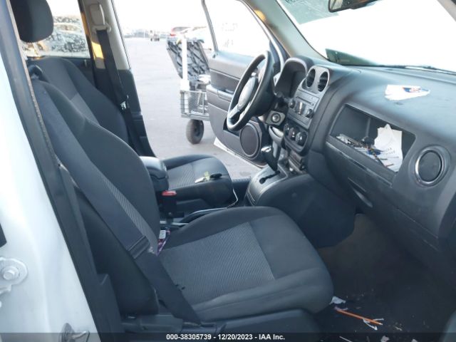 Photo 4 VIN: 1C4NJPBB7GD736267 - JEEP PATRIOT 