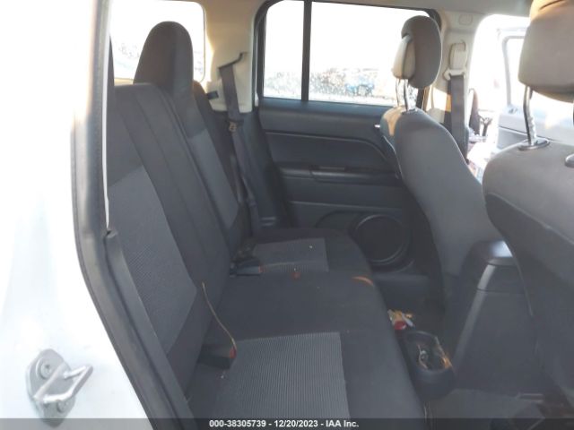 Photo 7 VIN: 1C4NJPBB7GD736267 - JEEP PATRIOT 