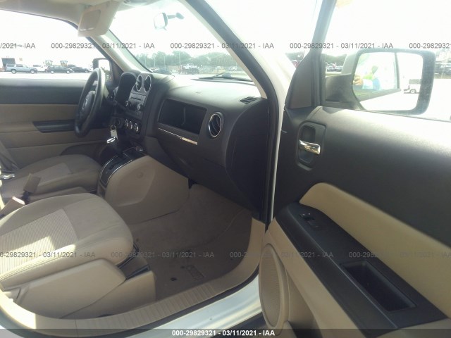 Photo 4 VIN: 1C4NJPBB8FD304852 - JEEP PATRIOT 