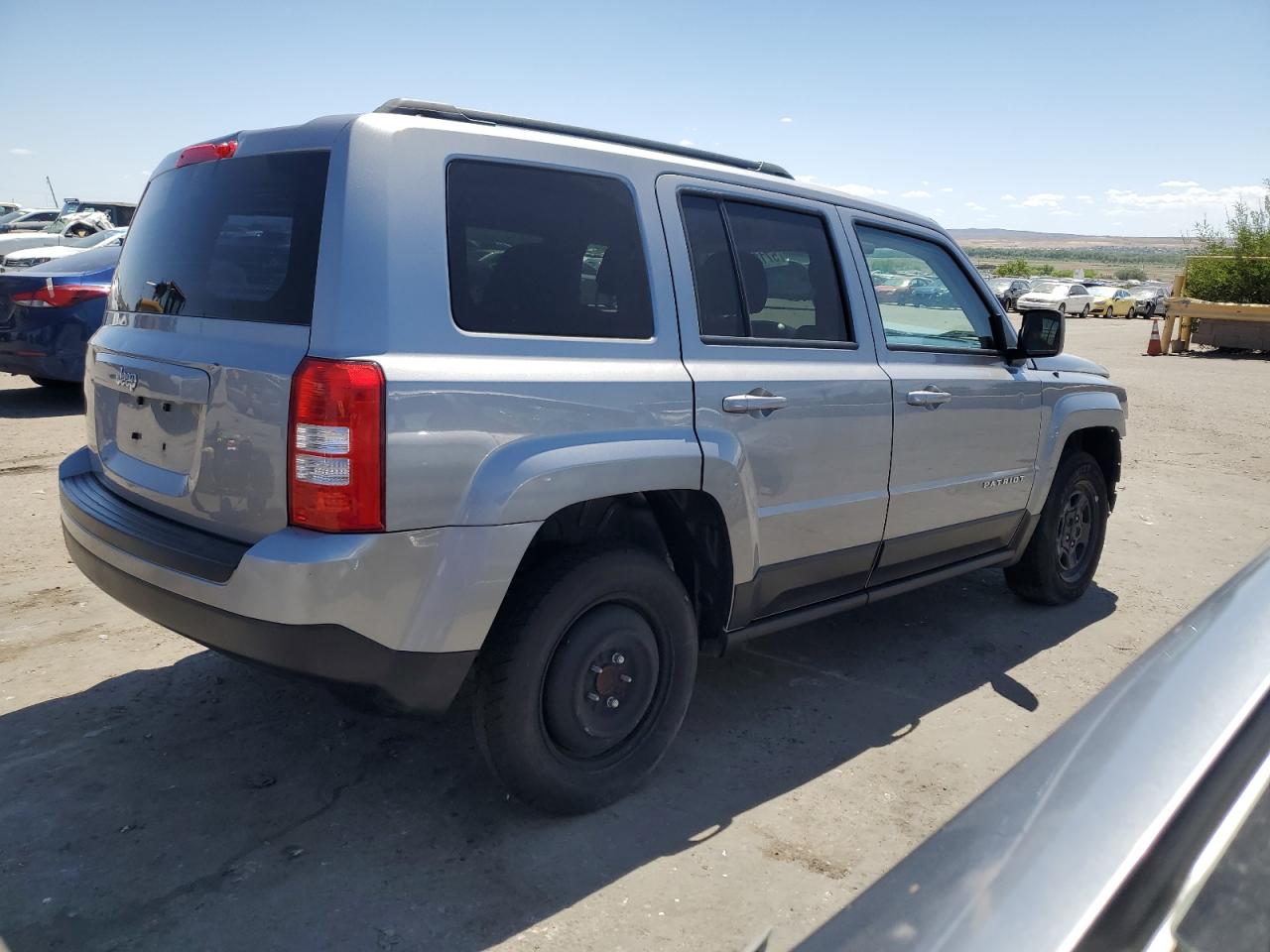 Photo 2 VIN: 1C4NJPBB8FD429141 - JEEP LIBERTY (PATRIOT) 