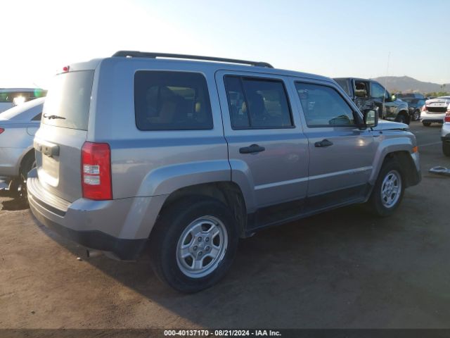 Photo 3 VIN: 1C4NJPBB8GD807993 - JEEP PATRIOT 