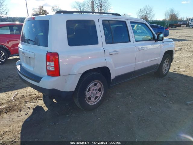 Photo 3 VIN: 1C4NJPBB8HD172582 - JEEP PATRIOT 