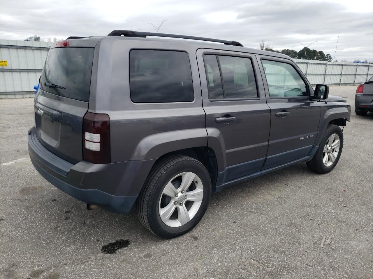 Photo 2 VIN: 1C4NJPBB9FD361884 - JEEP LIBERTY (PATRIOT) 